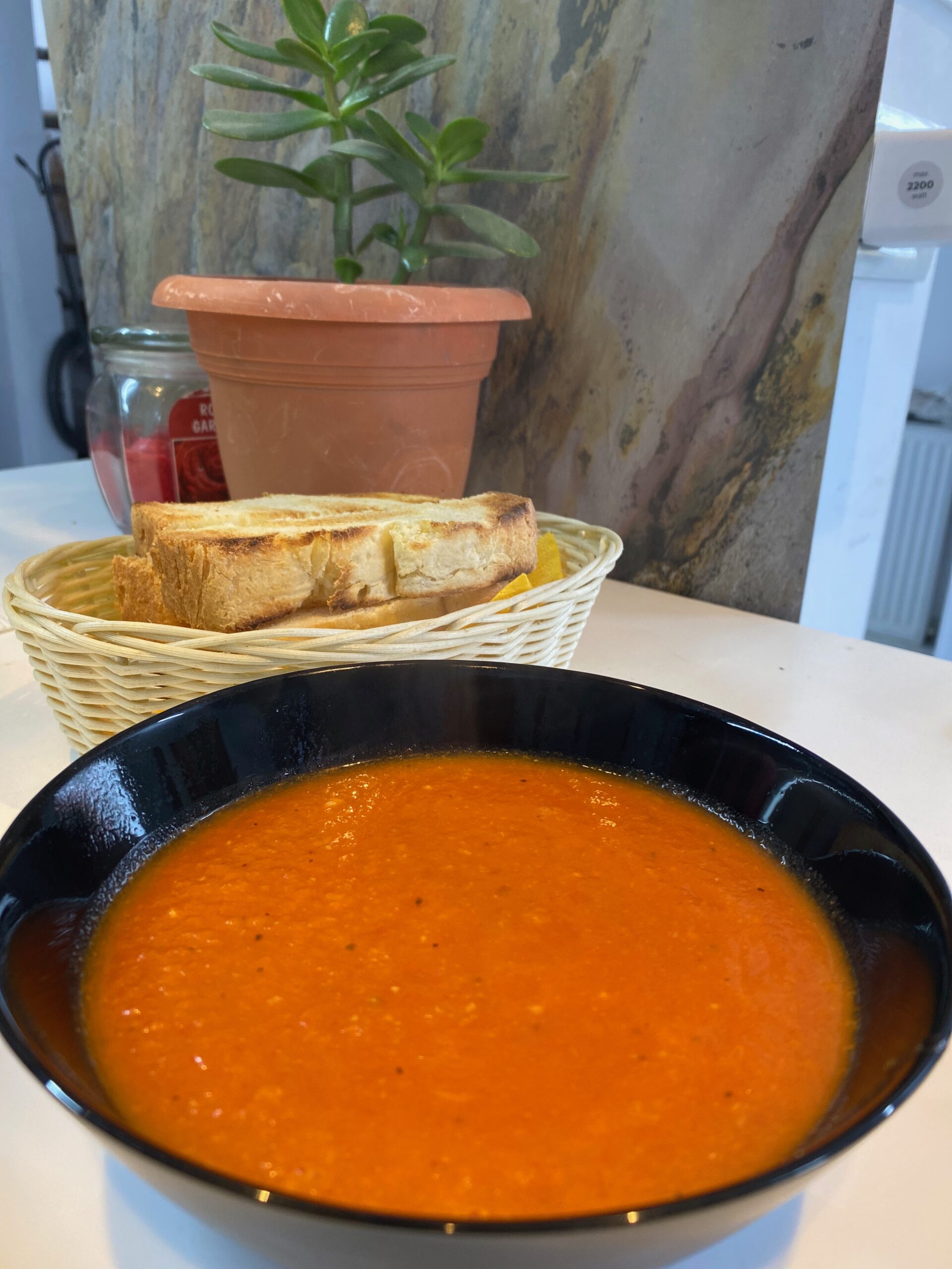 Supa cremă de roșii, opțiune delicioasă și sănătoasă