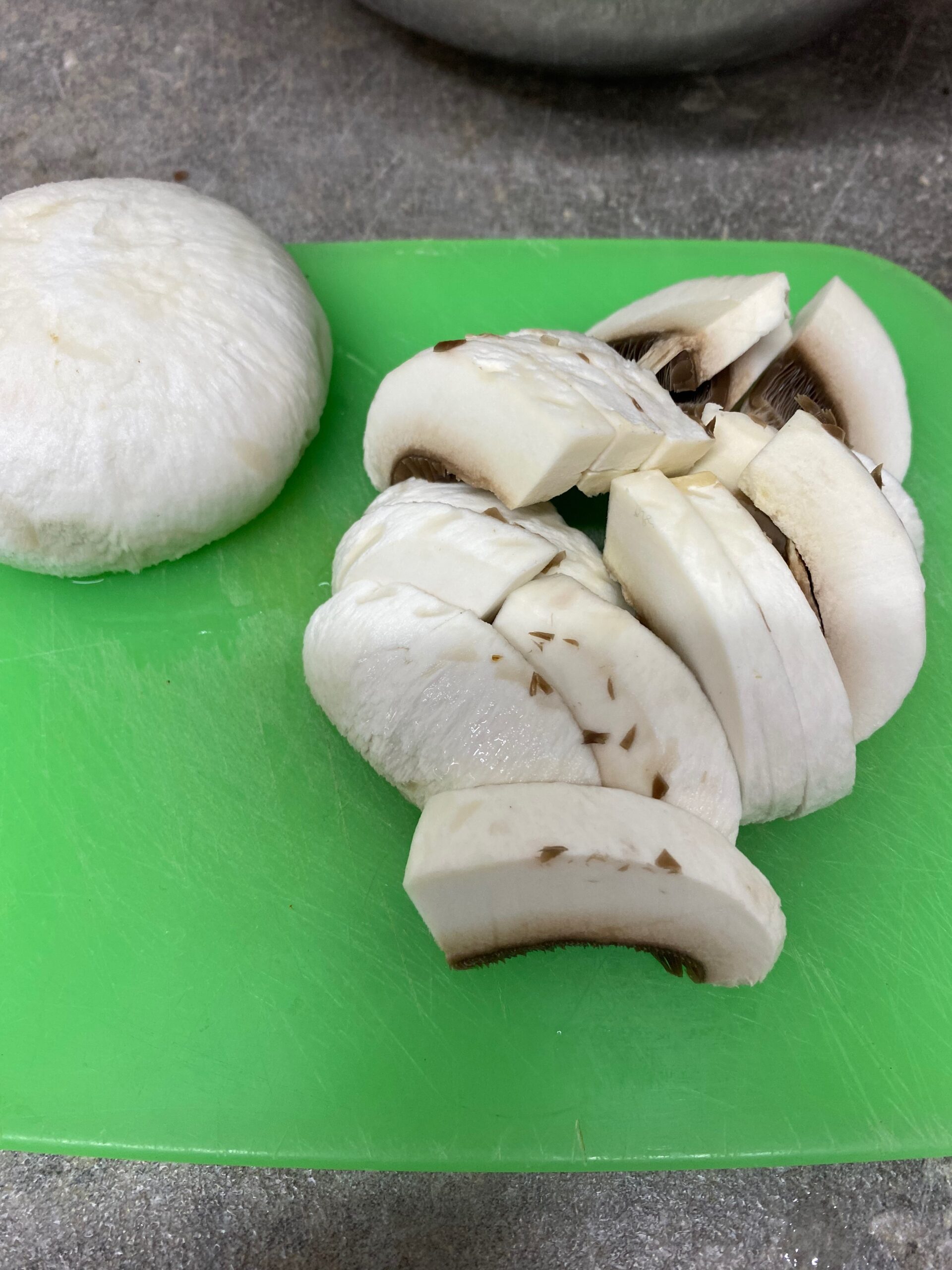 Sote de ciuperci cu ceapă - rețetă delicioasă și ușor de preparat