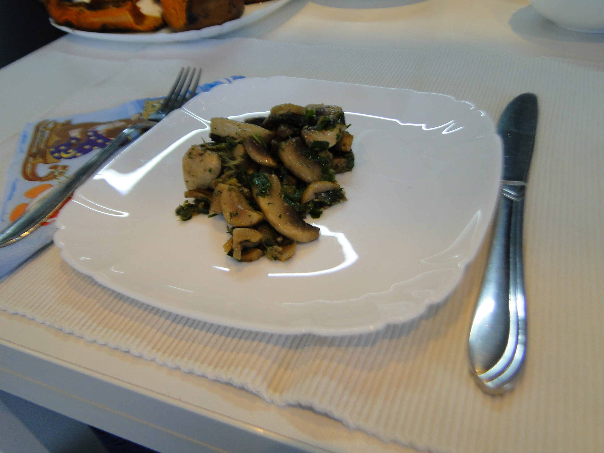 Sote de ciuperci cu ceapă - rețetă delicioasă și ușor de preparat